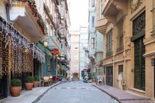 2 oda 1 salon apartment in a historical building in the heart of Galata - 7