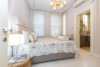 2 oda 1 salon apartment in a historical building in the heart of Galata - 4
