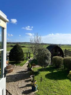 Cotswold Shepherd hut Hot Tub sauna Dog friendly - 6