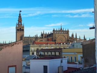 Homey Seville Top Notch Arfe III Apartment Near Cathedral 8 people - 0