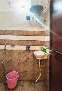 Royal Guest House - 1