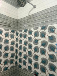 Jess Home ! Spacious 750 sq ft 2nd Floor Apartment - 6