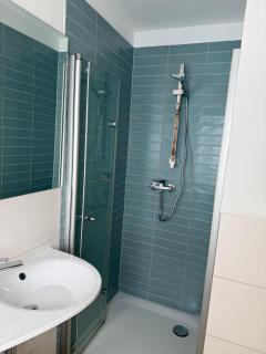 Buxbuddies Admirals Inn - 8