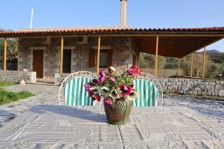 Villa Tonia Retreat with Mountain & Sea Views - 3