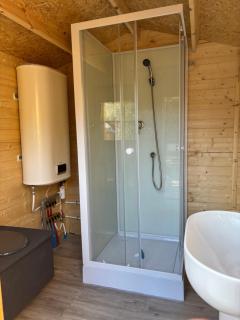 Spa Les Jardins De Chiron Lodges et Tiny House dans le sud - 3