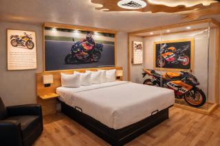 Motorcycle Inn - 7
