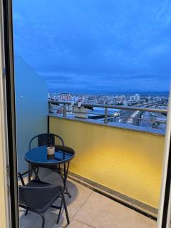 Rooftop Marine 102 - 0