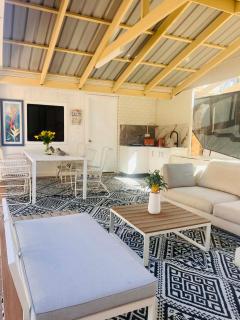 Beautiful and relaxing beach front retreat villa - 04 beds - 4