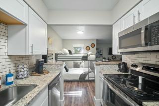 Modern and Spacious Apartment from AT&T Stadium! - 6