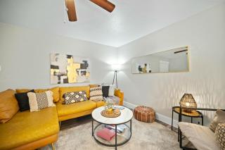 Modern and Spacious Apartment from AT&T Stadium! - 2