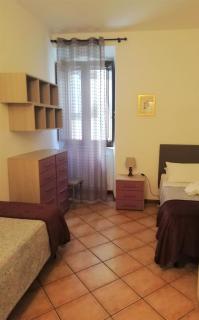 Alle scalette del Duomo - 2