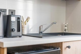 6 En-suite rooms close to Manchester - 1