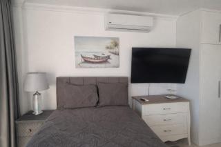 Modern Sea View Studio at Thalassa Beach Resort - 5