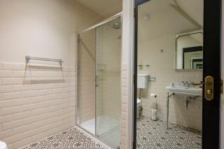 Tavern Townhouse - Boutique Town Centre Stay, Henley-on-Thames - 3