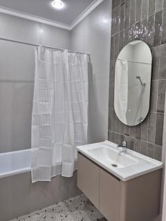 Отличная квартира возле ТРЦ Хан-Шатыр - 2