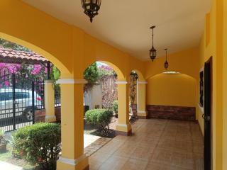 Se renta casa a minutos de las principales playas de Rivas - 1