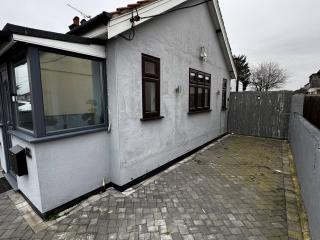 Charming Bungalow Rental in Rainham Comfort and Convenience - 2