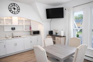 Modern home with Game Room - 6