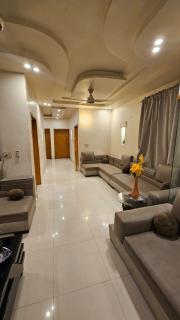 5 Bedrooms furnished separate upper portion house in DHA Phase 4, Lahore - 1