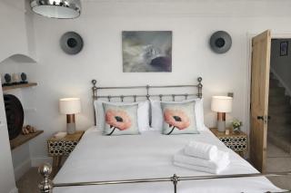 Beautiful 4 Bed Beach House - 2