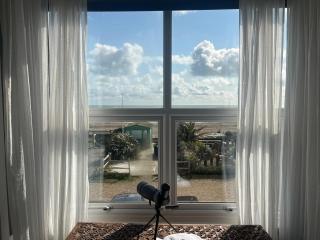 Beautiful 4 Bed Beach House - 1