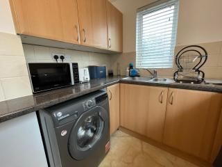 Studio Flat – 3 Min to Station – 40 Min London – Van Parking - 6