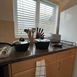 Studio Flat – 3 Min to Station – 40 Min London – Van Parking - 7