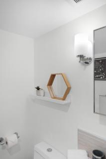 Cozy High Park Heaven, Private Entrance & Bath - 2