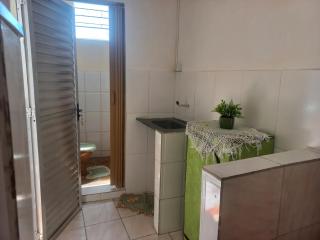 Quarto duplo compacto com banheiro privativo - 1