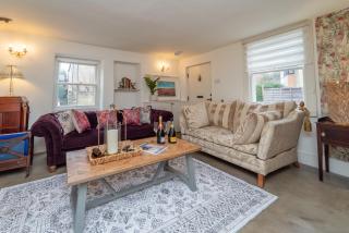 Heron Stays Bath- Historic Pub Retreat, 4 Spacious Bedrooms, Original Beams, Parking, Sleeps 9, 3 Miles to Bath Central - 6