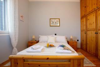 Nafsika Family House - 9