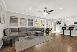 Luxury 4BR w Pool Spa Cinema & Game Room - 10pax - 5