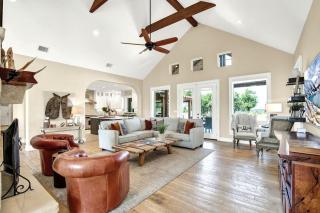 Luxury Homes! With a Pool-Jacuzzi-Outdoor Kitchen! - 0