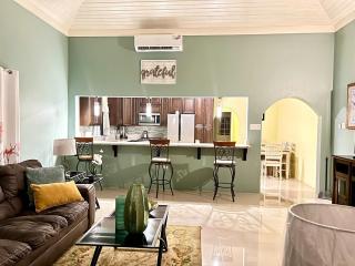 Modern Winter Retreat with Seaview Balcony & WiFi & AC - 1