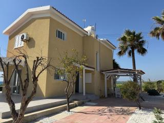 Sandy Beachfront 3BR Villa - Ayia Napa - 4