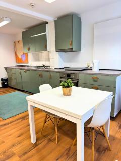 Haus mit Kostenlosen Öffentlichen Parkplätzen - 7