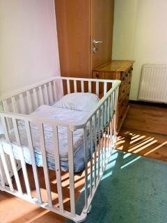 Haus mit Kostenlosen Öffentlichen Parkplätzen - 1