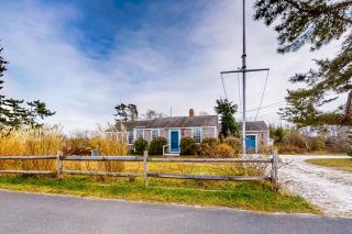 1 Mi to Beach! Family-Friendly Nantucket Retreat - 7