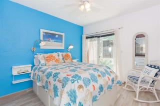 Cozy & Beautiful Beachfront Condo Las Olas II 2 - 3