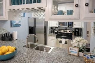 Swanky 2 Bedroom, Easy Walk to Beach Mar y Sol II # 1 - 9