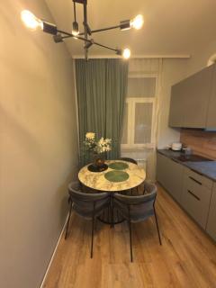 Old Money House by Thomas - 3