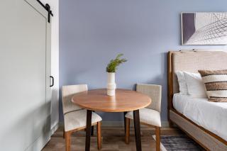 Landing Spectacular Studio Pool Gym - 9