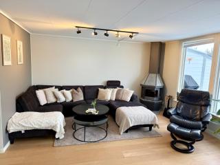 Spacious and modern townhouse with parking, 3 bedrooms - 1