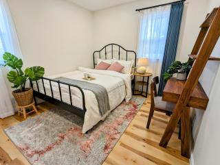 Modern downtonw apartment Unit A - 9