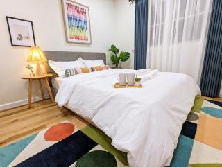 Modern downtonw apartment Unit A - 7