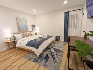 Modern downtonw apartment Unit A - 6