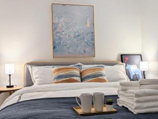 Modern downtonw apartment Unit A - 5