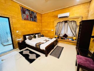 Hotel Royal Lakhina Royal Group - 1