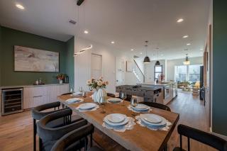 Downtown Luxury Retreat with Pool and Mini Golf Walkable to FIFA WORLDCUP FESTIVAL - 6