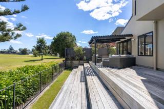 The Happy Place - Mount Maunganui Reserve View - 6